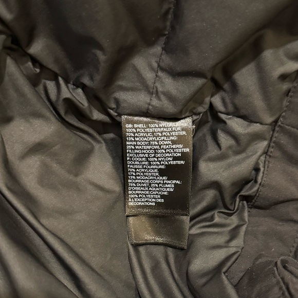 Children unisex Northface water resistant winter coat. - Picture 4 of 6